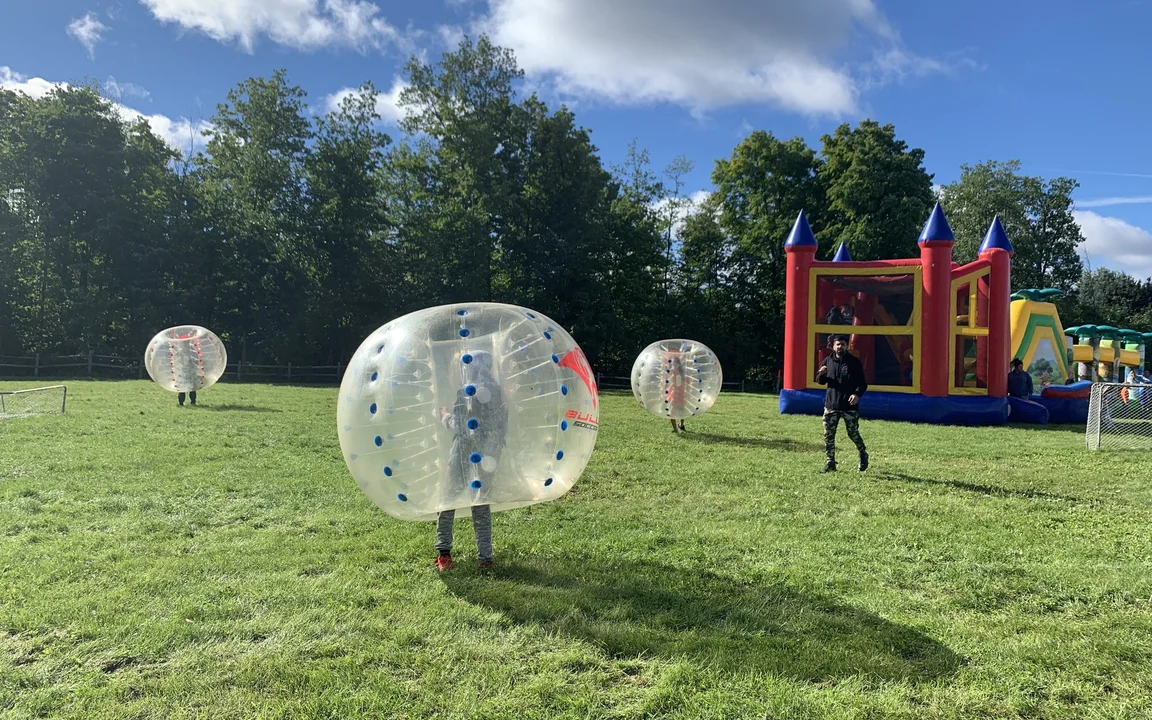 Célébration du 10e anniversaire avec des jeux gonflables